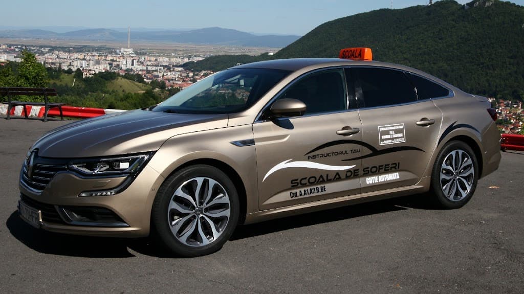 Scoala de soferi Brasov - InstructorulTau | categoria A, B, C, E, D - Taxi imagine
